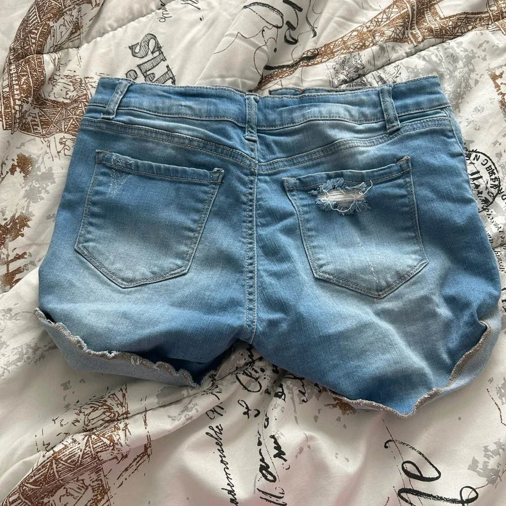 Size medium Shorts - Picture 4 of 4